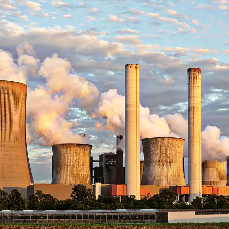 Choosing Between On-Site Electrolysis and Delivered Hydrogen