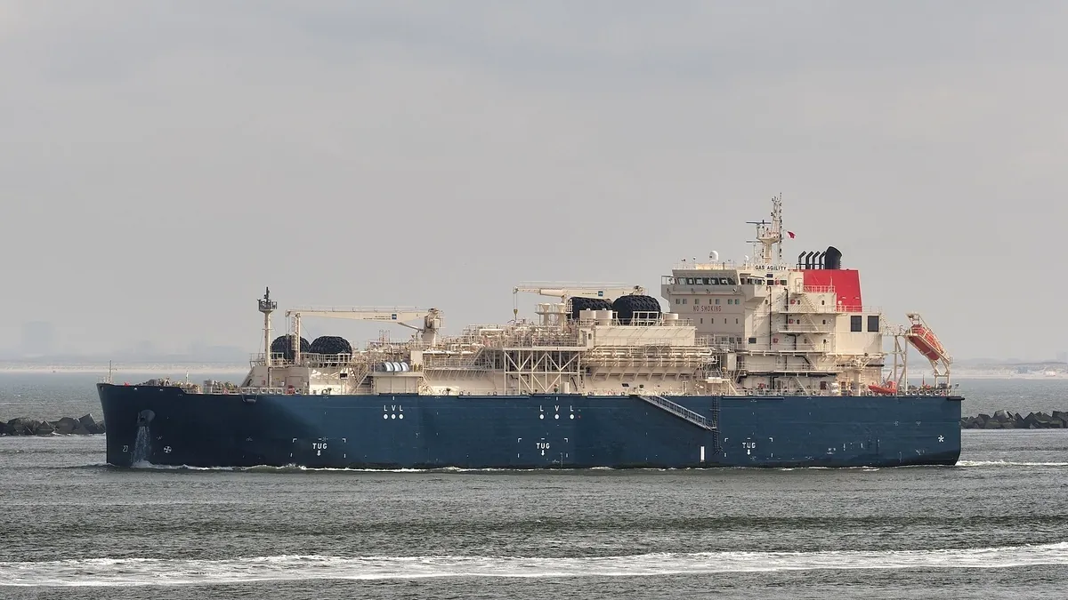 Gas carrier ship leaving port, part of the shipping fleet covered by FuelEU Maritime