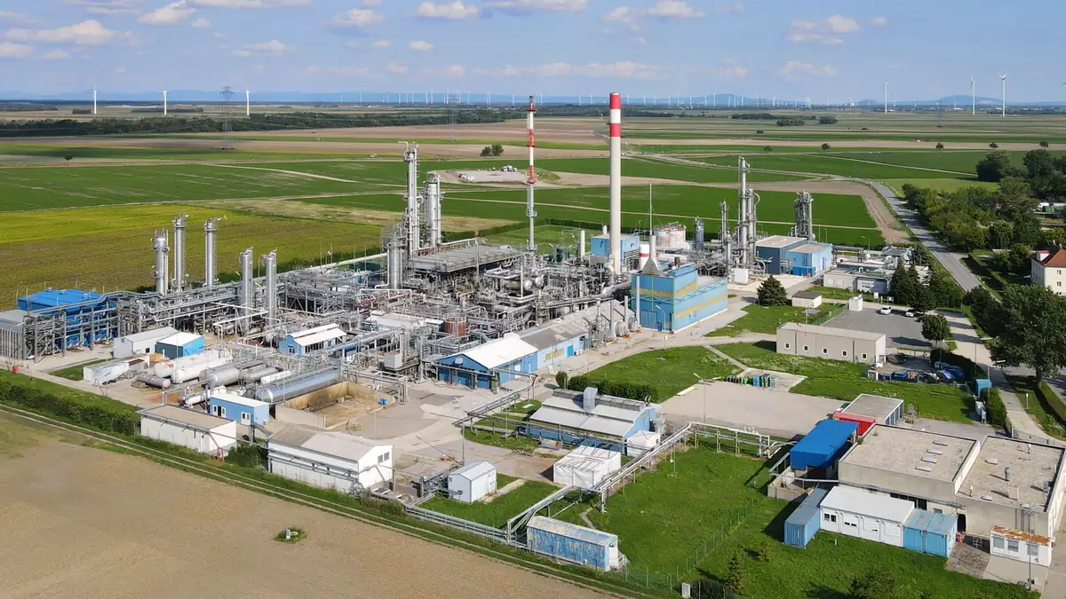Aerial view of a gas processing plant with drying and purification columns, where product gas is brought to specification