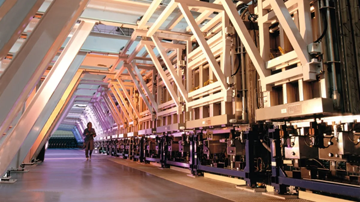 Industrial roll-to-roll coating line for continuous production of membranes and functional films